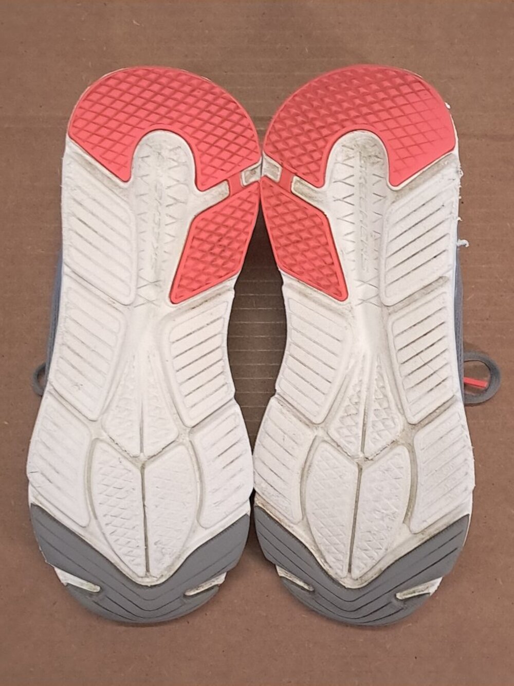 Skechers Max Cushioning Go Run Shoes Women 9.5 Gray Pink Athletic 128551 GYCL - Picture 11 of 14